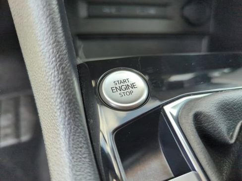 Used 2023 Volkswagen Taos SE image 41