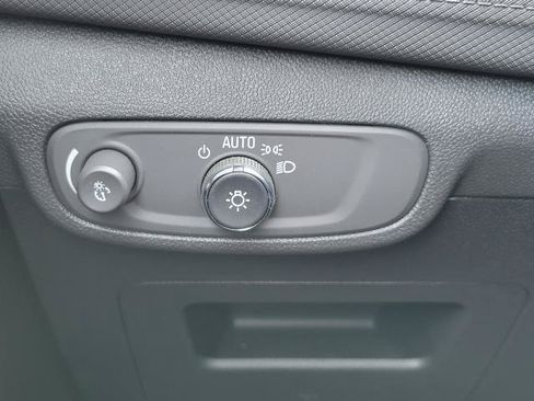 Used 2025 Chevrolet TrailBlazer LT FWD image 18