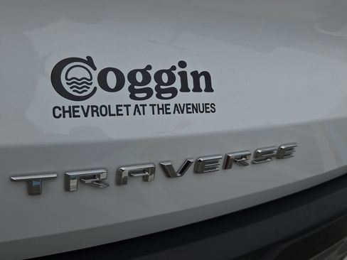 Used 2025 Chevrolet Traverse LT w/ Sun and Wheel Package FWD image 31