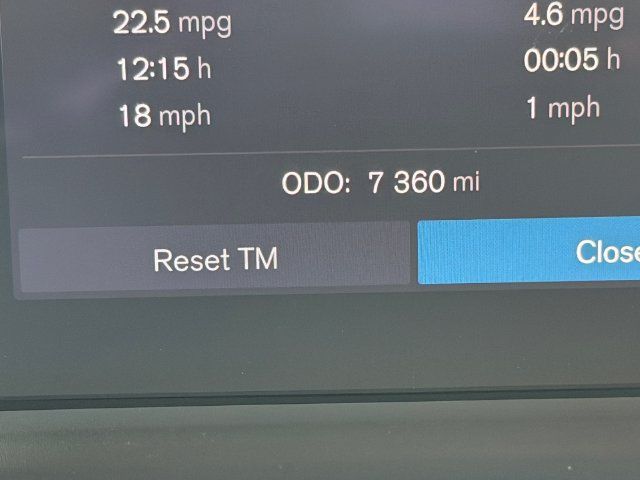 Certified 2024 Volvo XC40 B5 Plus AWD/4WD image 30