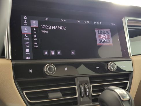 Used 2025 Porsche Macan image 30