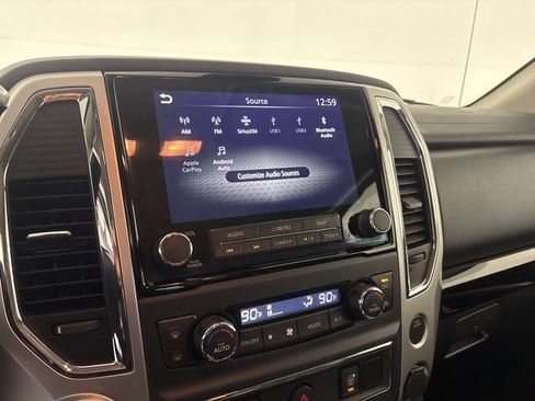Used 2021 Nissan Titan SV w/ SV Convenience Package image 17