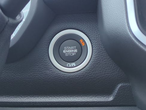 New 2026 RAM 3500 Big Horn AWD/4WD image 30
