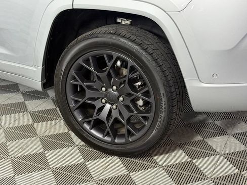 Used 2024 Jeep Grand Cherokee Summit w/ Adv Protech Group IV AWD/4WD image 13