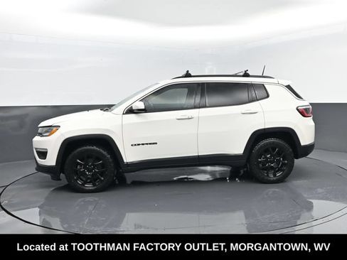 Used 2017 Jeep Compass Latitude AWD/4WD image 5