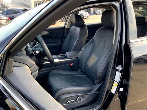 Used 2025 Acura TLX w/ Technology Package image 8