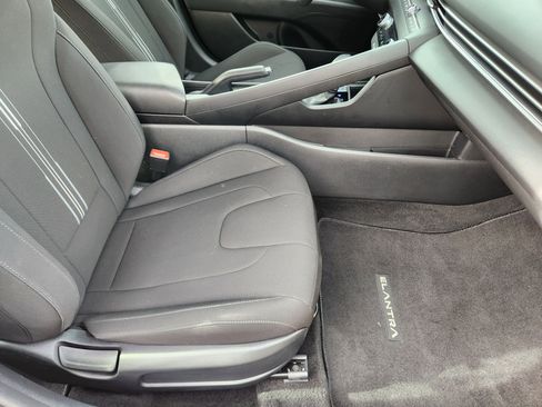 Certified 2024 Hyundai Elantra SEL image 15
