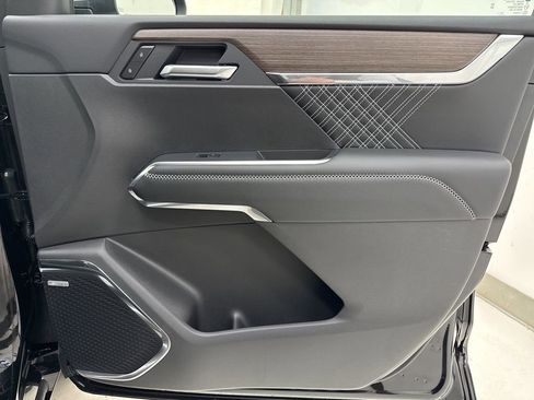 New 2026 GMC Acadia Denali w/ Super Cruise Package image 8