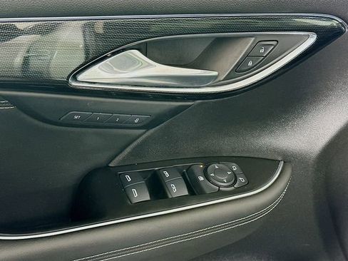 Used 2023 Buick Envision Essence w/ Technology Package I image 19