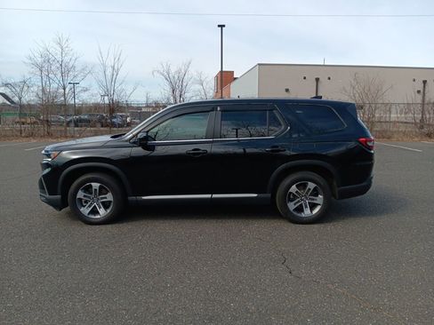 Used 2024 Honda Pilot EX-L image 2