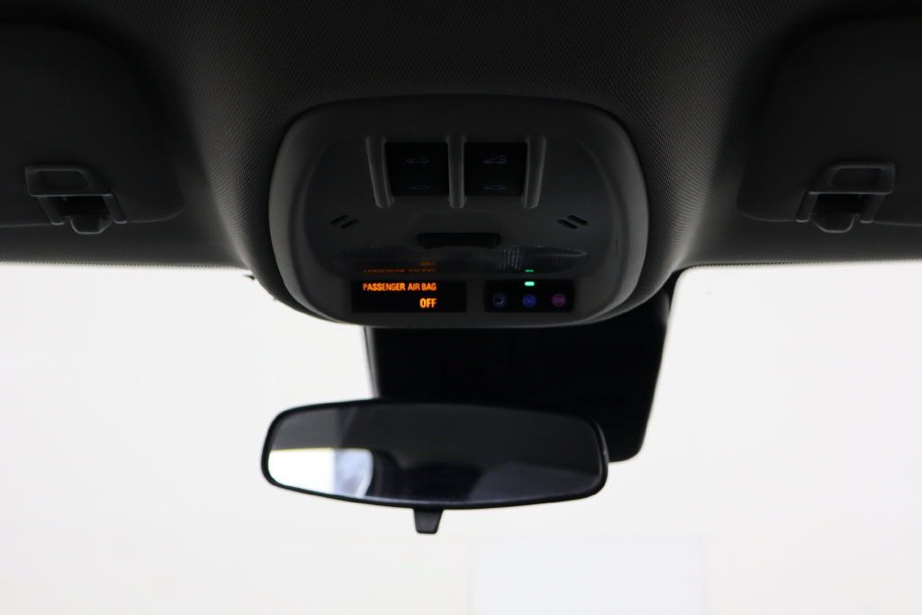Used 2025 Chevrolet Trax LT w/ Sunroof Package FWD image 24
