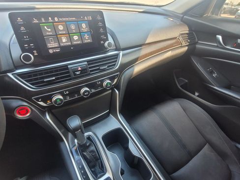 Used 2018 Honda Accord EX image 13