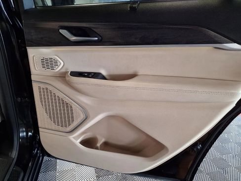 Used 2021 Jeep Grand Cherokee L Limited w/ Luxury Tech Group II image 13