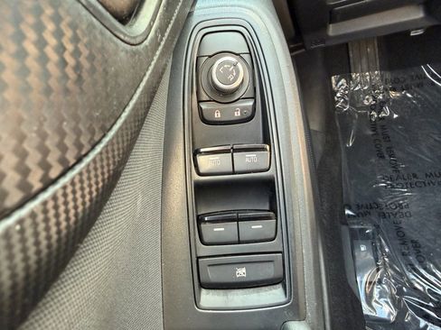 Used 2023 Subaru Crosstrek 2.0i Premium image 24