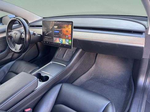 Used 2021 Tesla Model 3 Standard Range Plus image 23