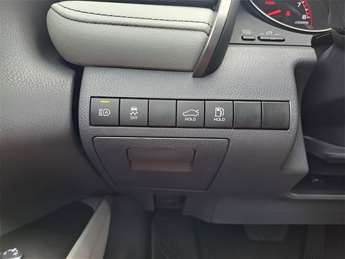 Used 2022 Toyota Camry XSE image 14