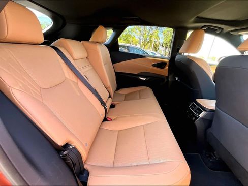 Used 2025 Lexus RX 350 Premium w/ Accessory Package (Z1) image 20