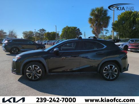Used 2019 Lexus UX 200 image 8