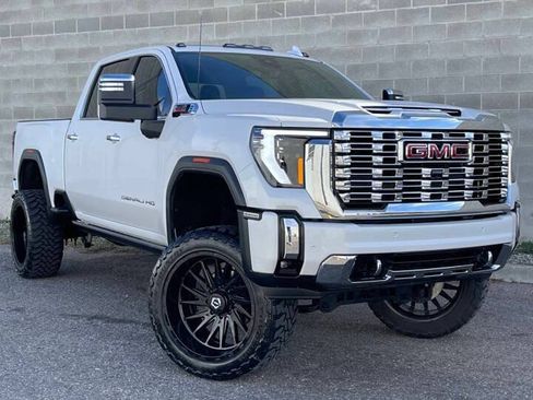 Used 2024 GMC Sierra 3500 Denali w/ Technology Package AWD/4WD image 1