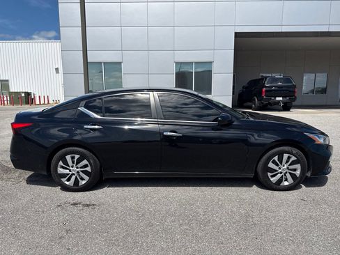 Used 2021 Nissan Altima 2.5 S FWD image 3