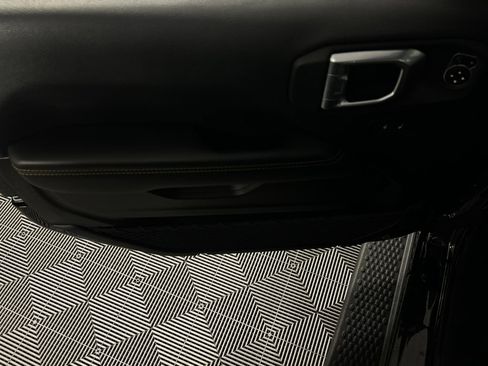 Certified 2025 Jeep Wrangler Sahara image 24