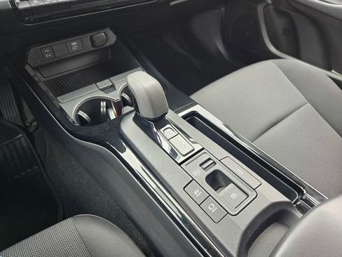 Used 2025 Toyota Prius LE FWD image 18