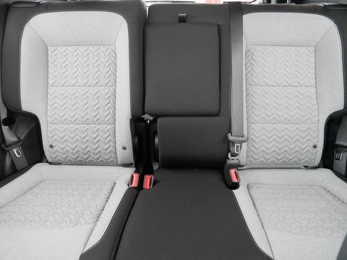 Used 2023 Chevrolet Equinox LS w/ LS Convenience Package image 13