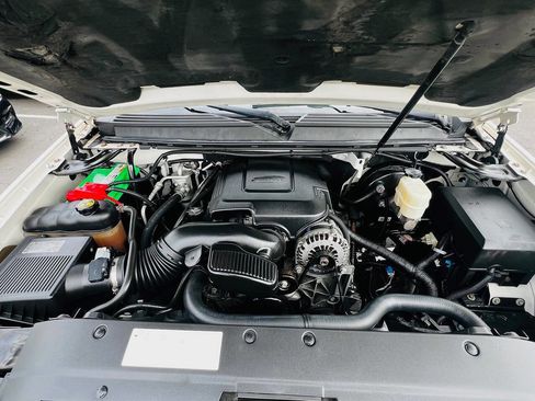 Used 2012 Chevrolet Tahoe LTZ image 25