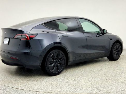 Used 2025 Tesla Model Y Long Range image 5
