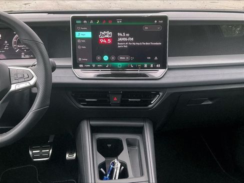 New 2026 Volkswagen Tiguan SE R-Line AWD/4WD image 13