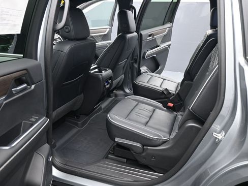 Used 2024 GMC Acadia Denali w/ LPO, Roadside Safety Package image 17