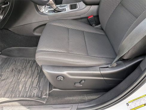 Used 2021 Jeep Grand Cherokee Laredo image 15