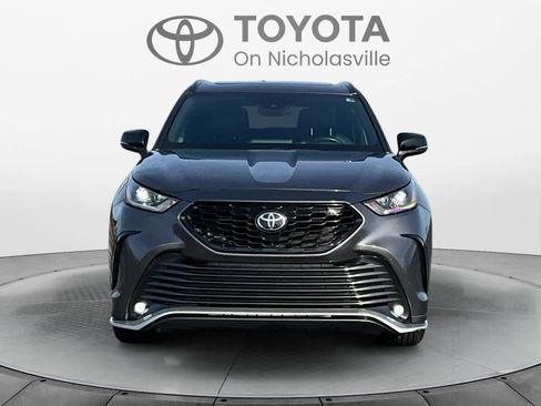 Used 2021 Toyota Highlander XSE image 9