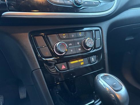 Used 2022 Buick Encore Preferred w/ Safety Package image 21