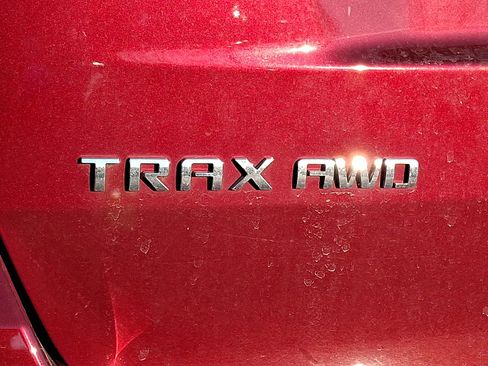 Certified 2022 Chevrolet Trax LT w/ LT Convenience Package image 10