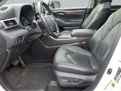 Used 2020 Toyota Highlander Platinum image 21