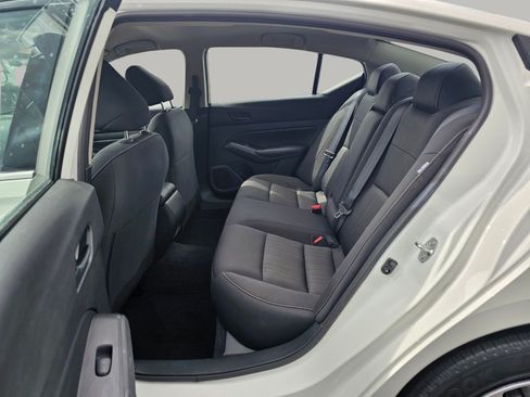 Used 2024 Nissan Altima 2.5 S FWD image 22