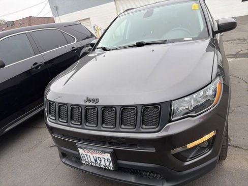 Used 2021 Jeep Compass Latitude image 2