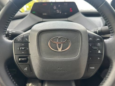 Used 2023 Toyota Prius LE FWD image 33