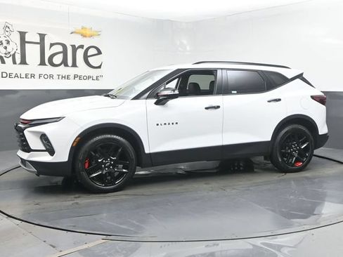 Used 2024 Chevrolet Blazer LT w/ Sound & Technology Package FWD image 33