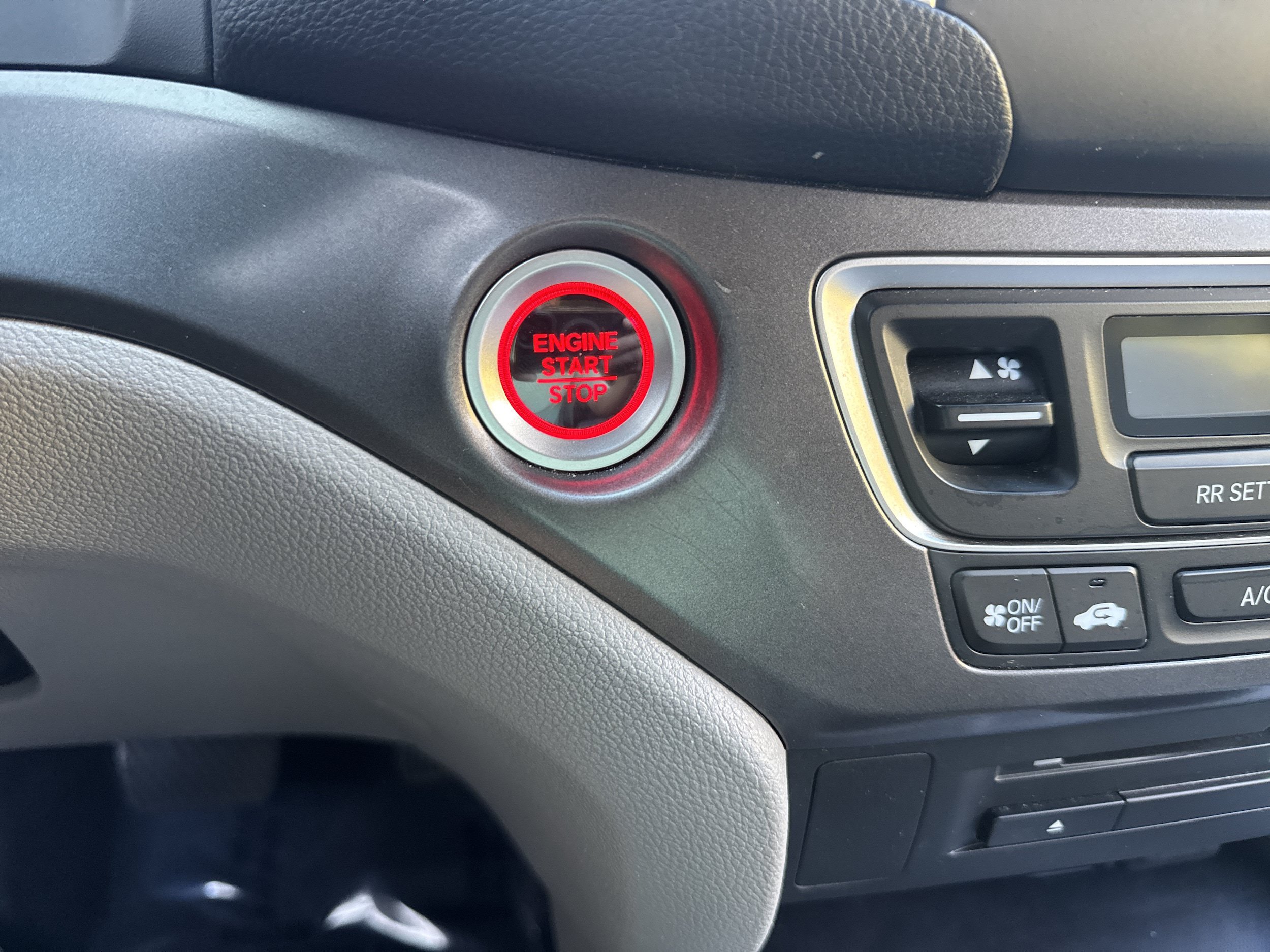 Used 2017 Honda Pilot LX image 3