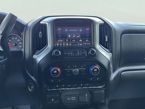 Used 2020 Chevrolet Silverado 1500 LT Trail Boss AWD/4WD image 30