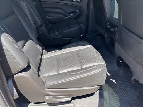 Used 2020 Chevrolet Suburban LT AWD/4WD image 22