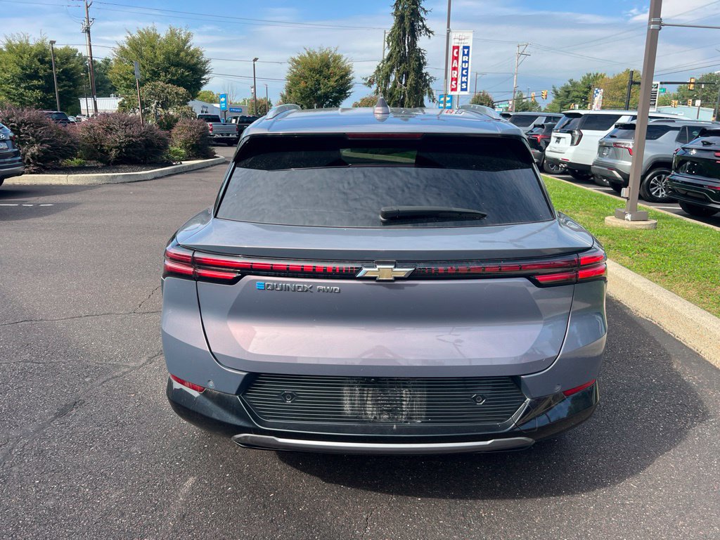 Used 2024 Chevrolet Equinox EV LT w/ LPO, All-Weather Mat Package AWD/4WD image 6