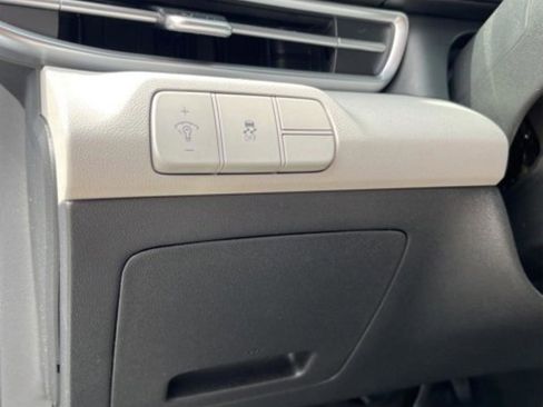 New 2025 Hyundai Elantra Limited image 15