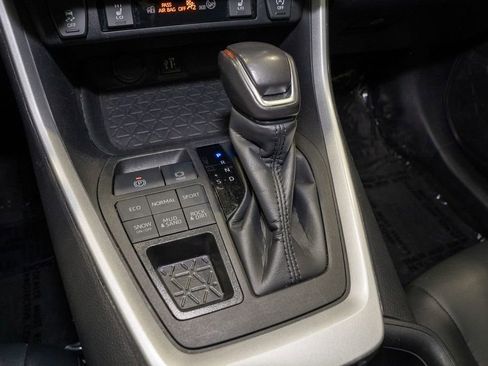 Used 2023 Toyota RAV4 XLE Premium image 17