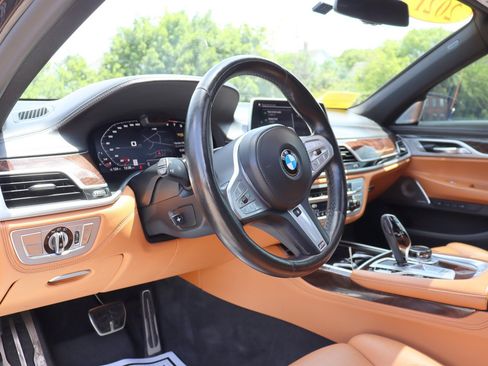 Used 2021 BMW 750i xDrive w/ Luxury Rear Seating Package AWD/4WD image 10
