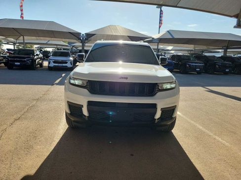 Used 2024 Jeep Grand Cherokee L Laredo AWD/4WD image 3