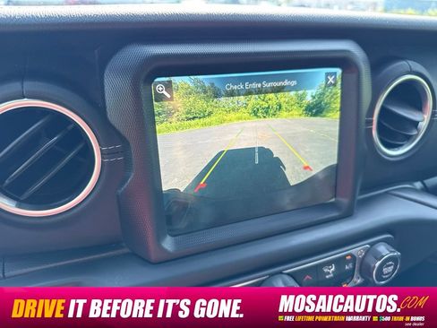 Used 2020 Jeep Gladiator Overland AWD/4WD image 27