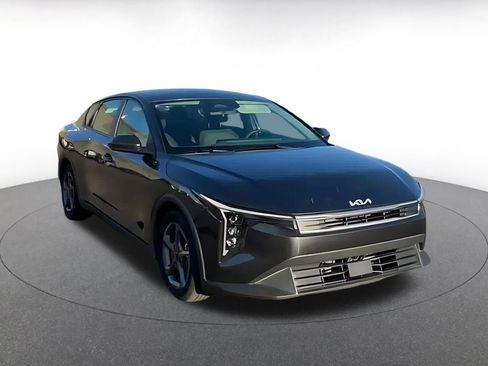 Used 2025 Kia K4 LXS image 4
